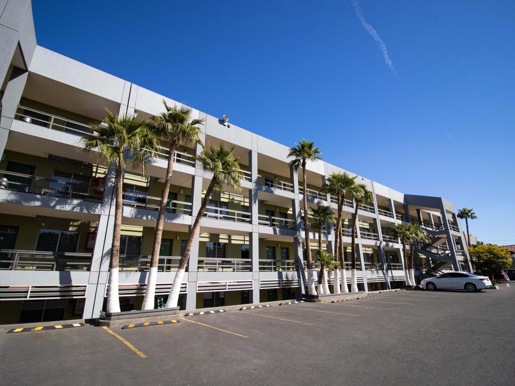 Hotel Calafia Mexicali Eksteriør bilde